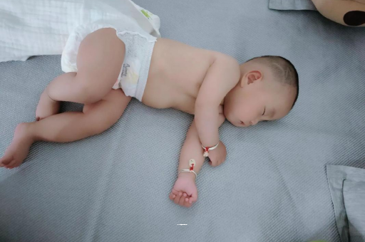 昭通几个月宝宝会抬头
